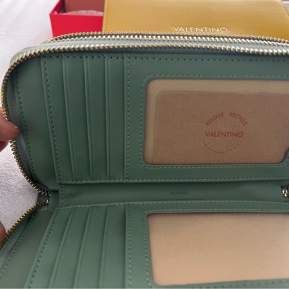 Brand New Wallets - Picture 4 of 4